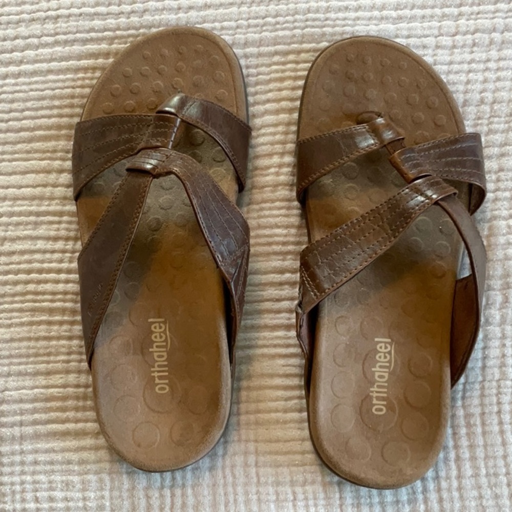 Vionic Womens Orthaheel “Penny” Brown Thong Sandal Size 7